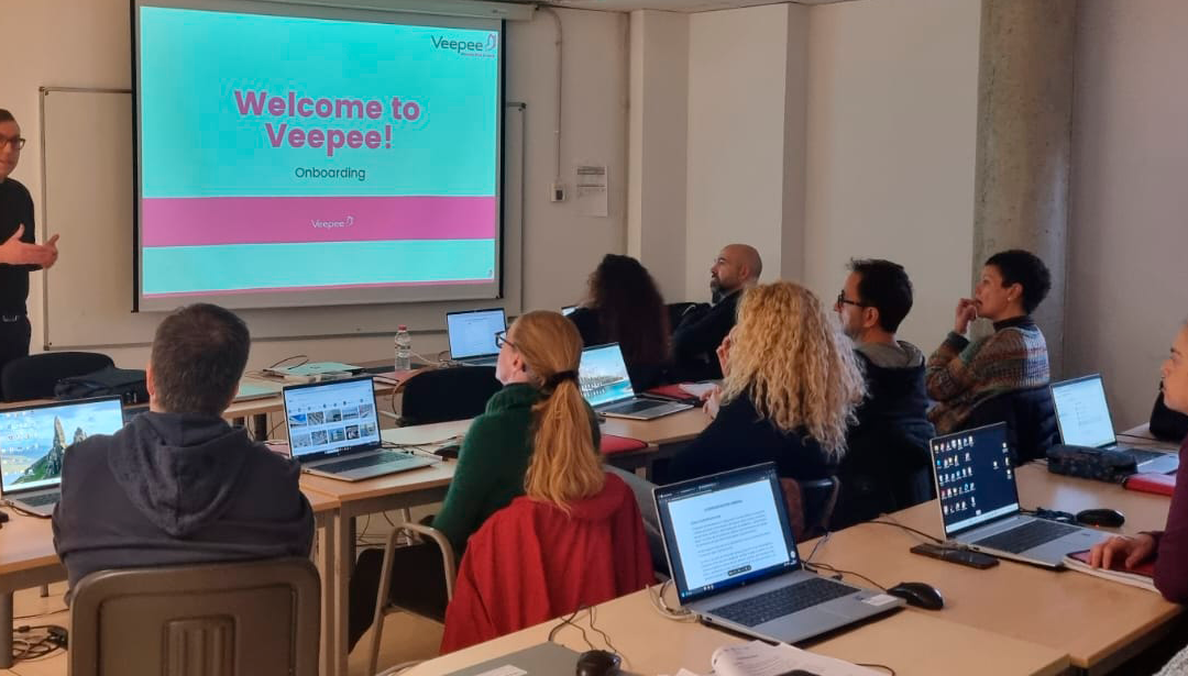 Veepee visita L’Eina per compartir experiències en el sector logístic